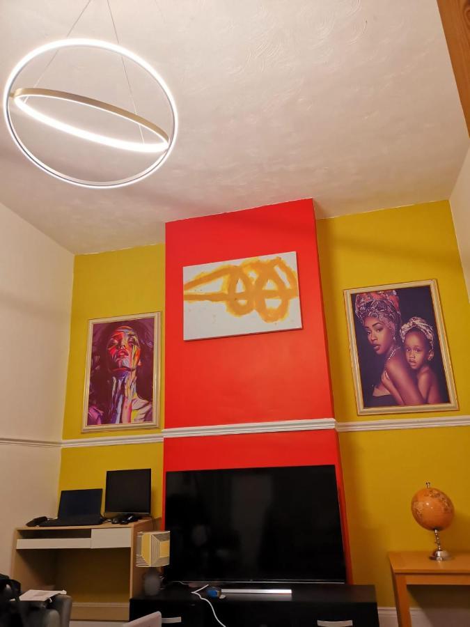 The Superhost - 4 Bedroom House サンダーランド エクステリア 写真