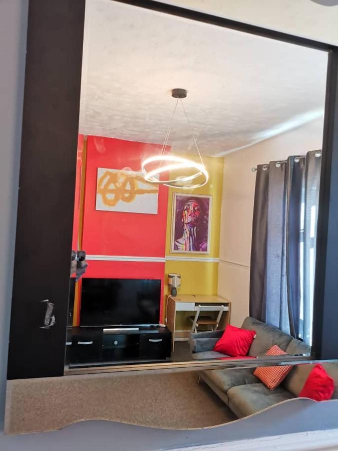 The Superhost - 4 Bedroom House サンダーランド エクステリア 写真