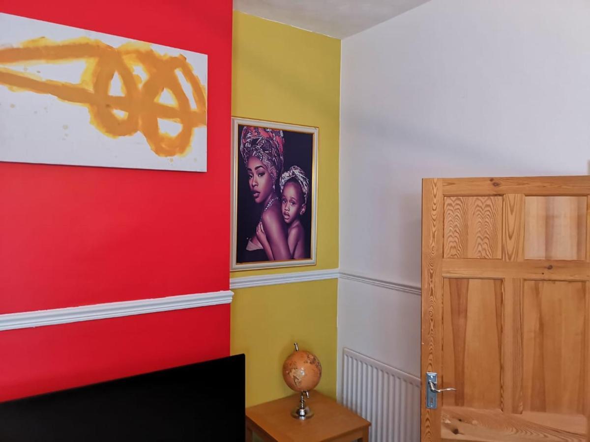 The Superhost - 4 Bedroom House サンダーランド エクステリア 写真