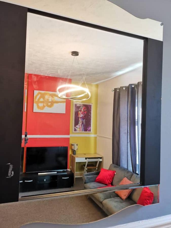 The Superhost - 4 Bedroom House サンダーランド エクステリア 写真