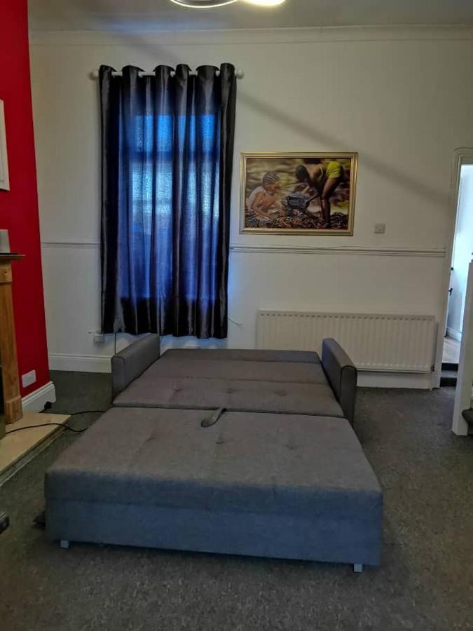 The Superhost - 4 Bedroom House サンダーランド エクステリア 写真