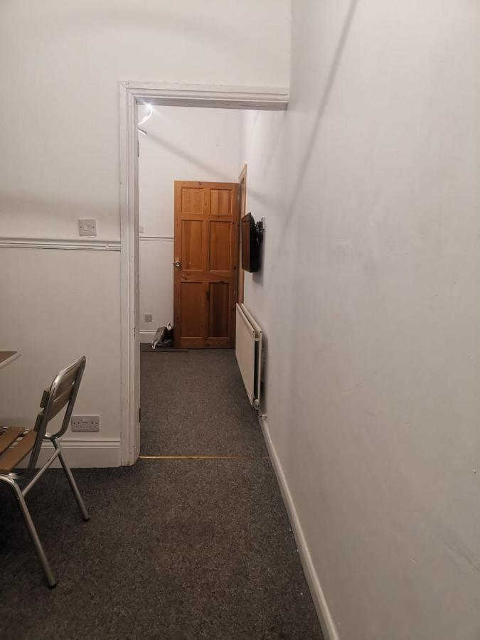 The Superhost - 4 Bedroom House サンダーランド エクステリア 写真