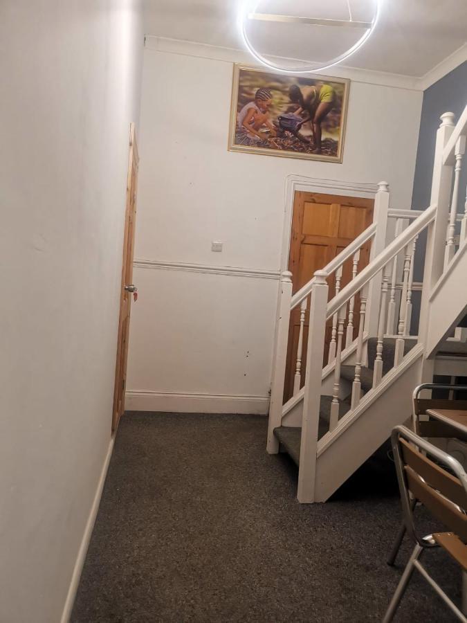 The Superhost - 4 Bedroom House サンダーランド エクステリア 写真