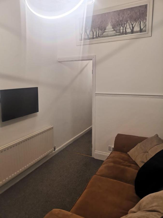 The Superhost - 4 Bedroom House サンダーランド エクステリア 写真